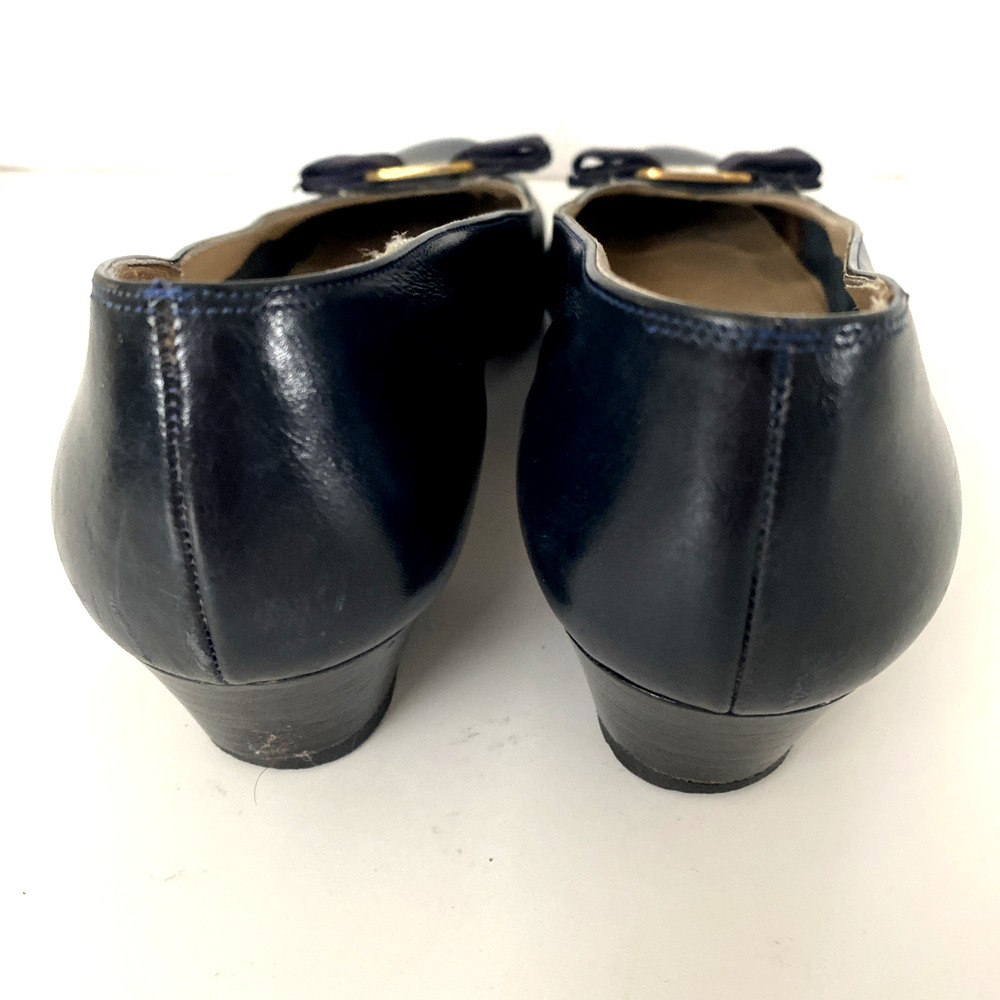 Salvatore Ferragamo Vara Pump Navy Blue Black Gold Logo Bow Low Heel 10 A2 - Picture 10 of 13